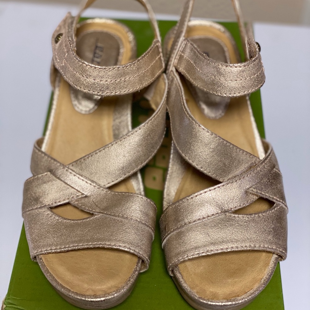 Earth Gold Strappy Sandals with Adjustable Ankle Strap